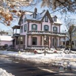 Wat is het belangrijkste om rekening mee te houden bij het bouwen van merkbekendheid bij potentiële klanten die worden benaderd voor doeleinden van b2b marketingcommunicatie?