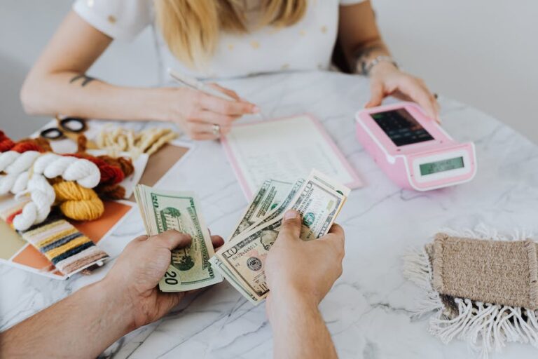 Wat is het verschil tussen leningen en leningen van aandelenfinanciering?