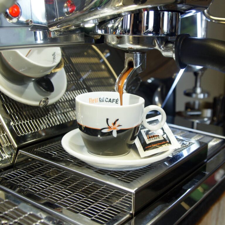De kunst van het mengen: tips voor het balanceren van smaken met koffiesiroop